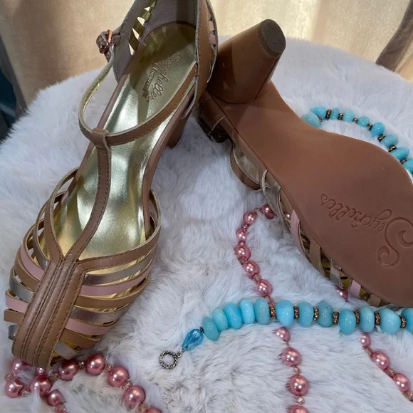 Wonderful Seychelles Heel Shoes - Picture 6 of 11